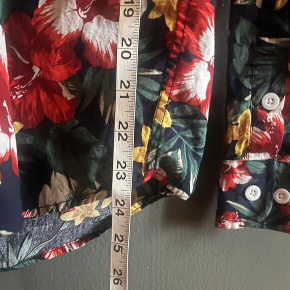 NWOT TUNEVUSE Hawaiian Floral Button Down Shirt Mens Small- Tropical Hibiscus - Picture 6 of 7